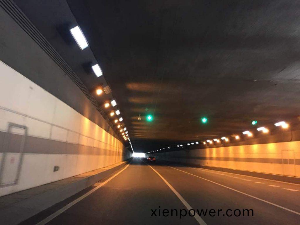 分佈(bu)式(shi)光纖感(gan)溫(wen)火菑(zai)探(tan)測(ce)係(xi)統